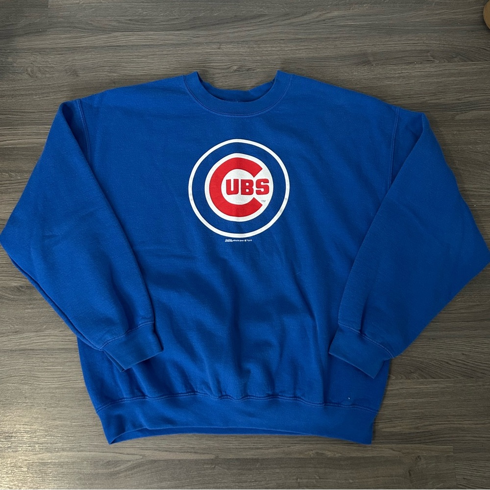 MLB Chicago Cubs Logo Graphic Crewneck Sweatshirt